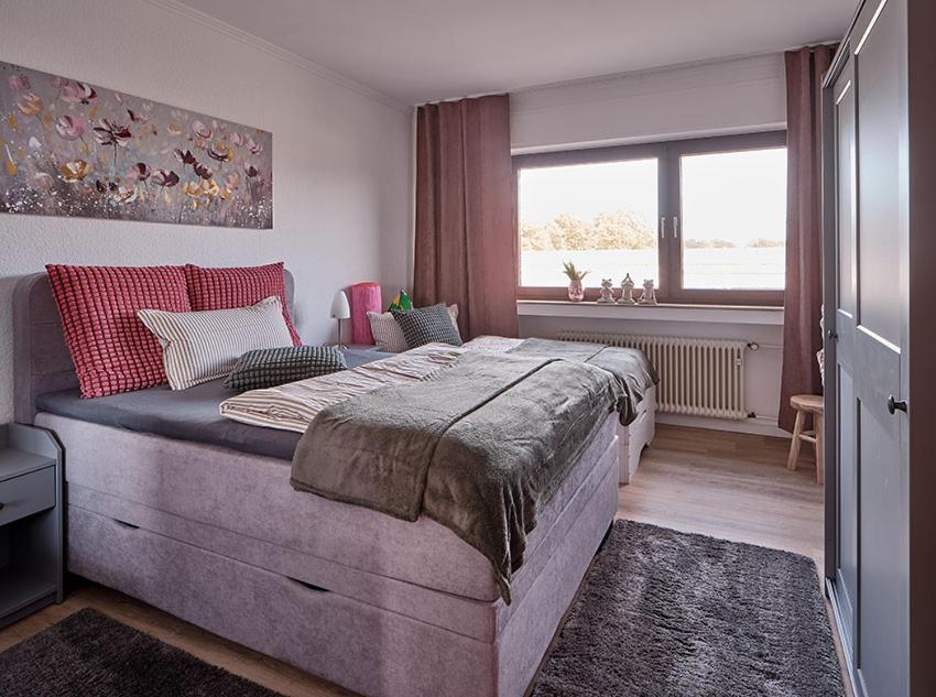 Katarinas House Mit 2 Fewo Stilvoll, Gemuetlich & Zentral Boxspringbett, Parkplatz, Balkon Oder Garten Moers Luaran gambar