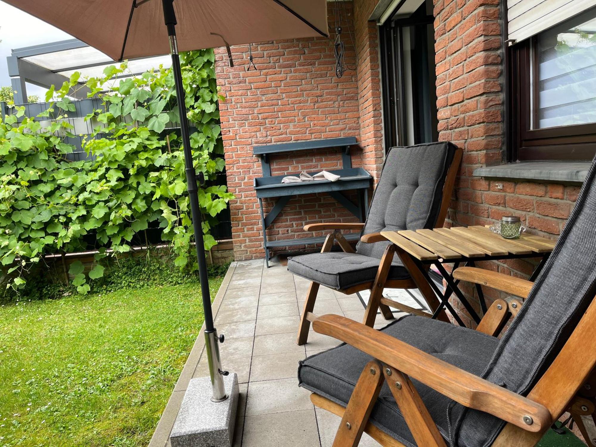 Katarinas House Mit 2 Fewo Stilvoll, Gemuetlich & Zentral Boxspringbett, Parkplatz, Balkon Oder Garten Moers Luaran gambar